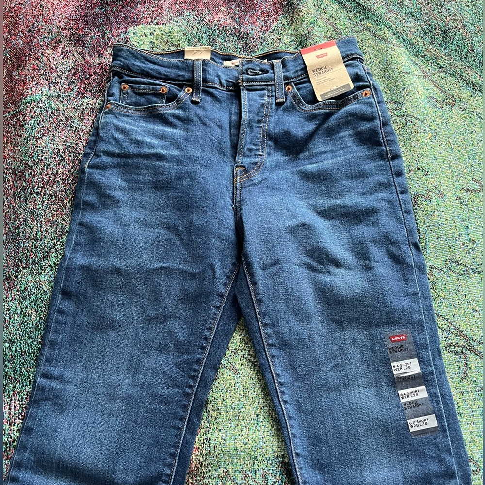 Wedgie Straight Levi Jeans, size 6 petite